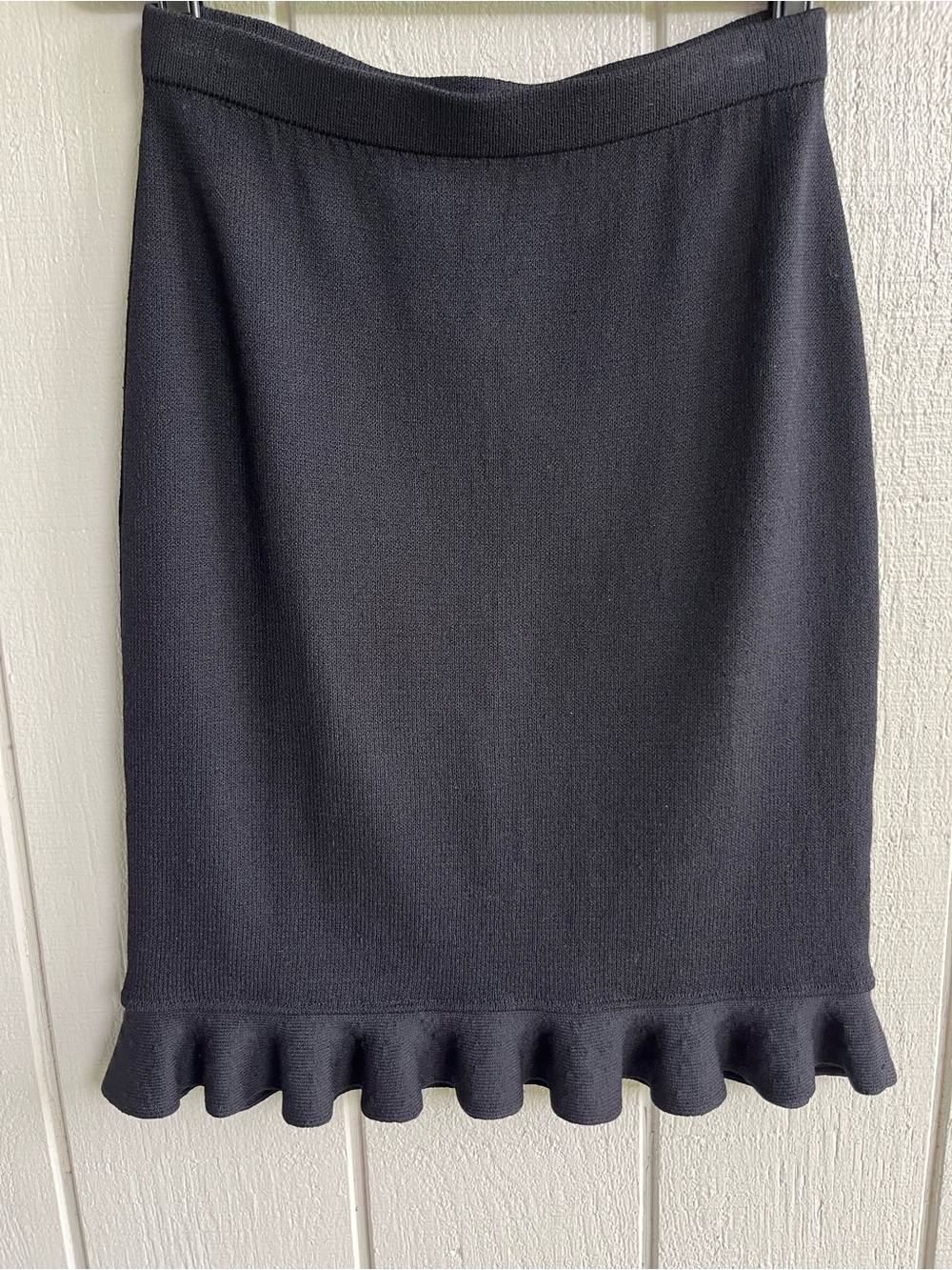 St. John Santana Knit Pencil Skirt with Flounce Ruffle Hem Black Size 8